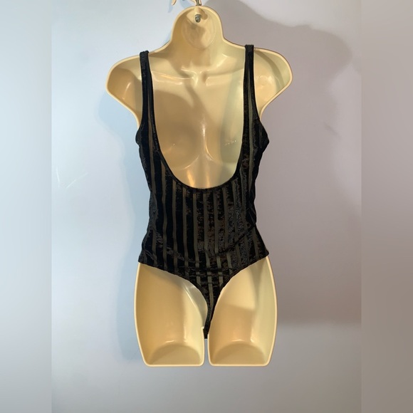 Naked wardrobe velvet Black Striped Bodysuit scoop neck sleeveless  size large - Picture 2 of 5